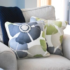 Floral Print Throw Pillows (Set of 2)